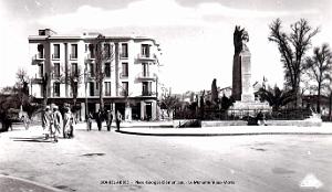 Sidi-Bel-Abbes - Place Georges Clemenceau - Monument aux Morts